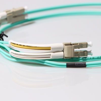 Dostosowany kabel krosowy SC LC o długości 1 m z kątem nachylenia 90 stopni